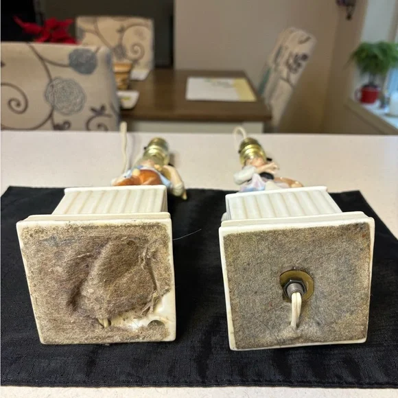 Price Drop🔥🔥🔥Pair Of Vintage Figural Lamps - Picture 8 of 11